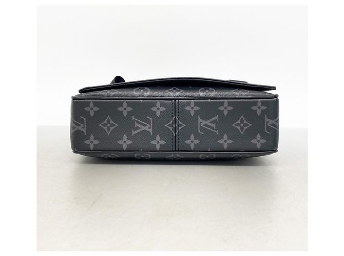 Borsa a tracolla Louis Vuitton Monogram Eclipse District PMNV2 Nero - vista 3