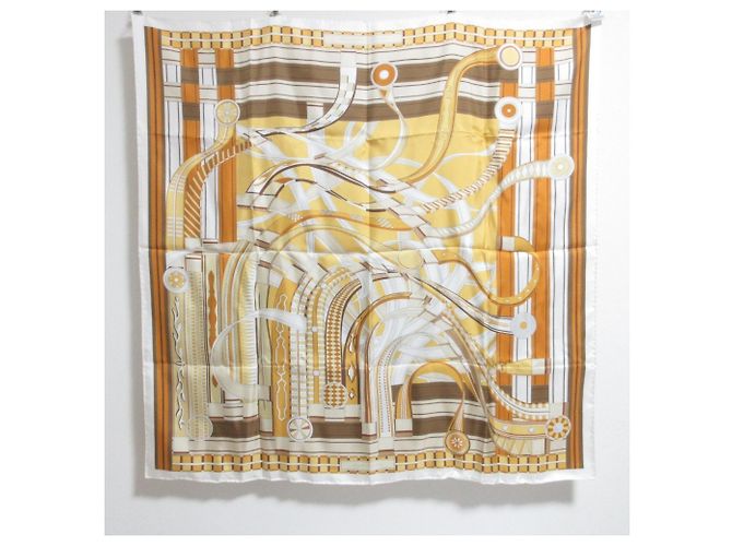 Hermès Sciarpa Hermes Carre 90 Voltes et Pirottes Beige - vista 2