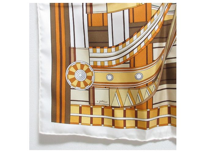 Hermès Sciarpa Hermes Carre 90 Voltes et Pirottes Beige - vista 7