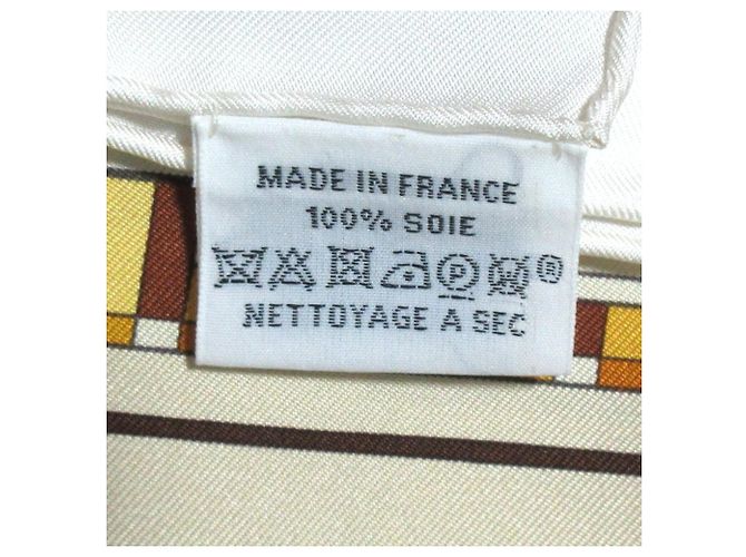 Hermès Sciarpa Hermes Carre 90 Voltes et Pirottes Beige - vista 8