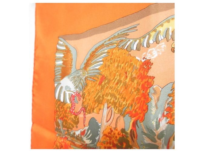 Hermès Sciarpa di seta Hermes Carre 90 Nuba Mountain Animal Print in Arancione - vista 4