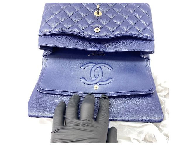 Borsa a tracolla Chanel Matelassé 25 Blu navy - vista 13