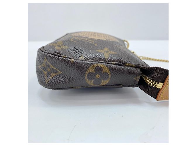 Borsa Louis Vuitton Mini Pochette Accessoires Marrone - vista 5
