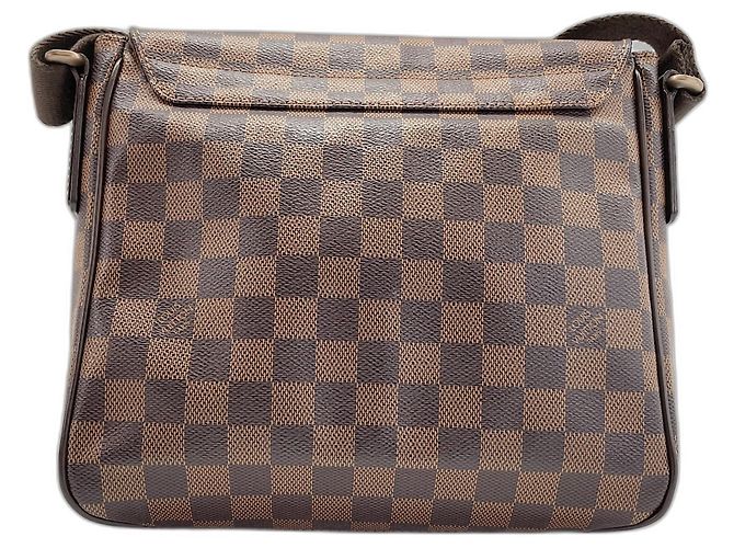Borsa a tracolla Louis Vuitton District PM marrone - vista 3