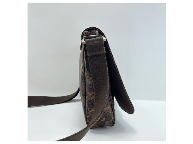 Borsa a tracolla Louis Vuitton District PM marrone - vista 6