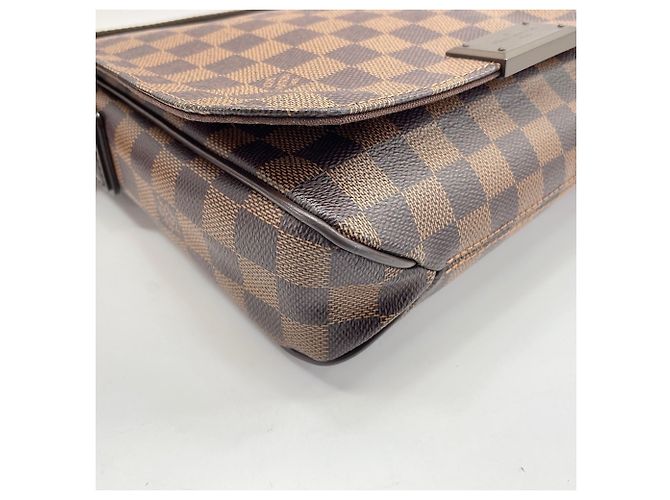 Borsa a tracolla Louis Vuitton District PM marrone - vista 8