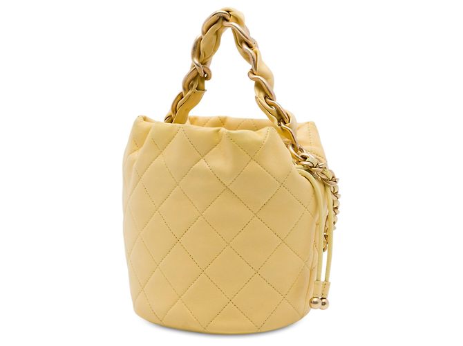Borsa a secchiello Chanel Yellow CC in agnello trapuntato Giallo - vista 2