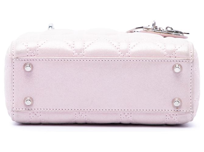 Lady Dior en piel de cordero cannage iridiscente rosa mini - vista 3