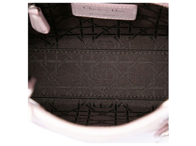 Lady Dior en piel de cordero cannage iridiscente rosa mini - vista 4
