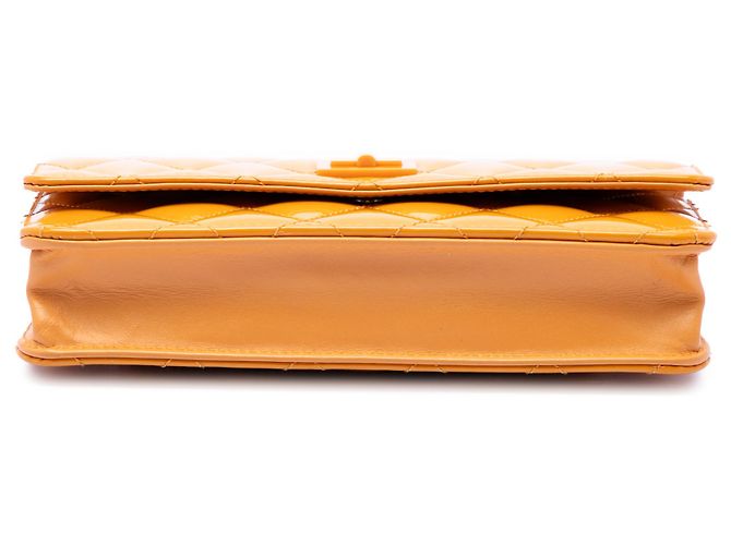 Wallet On Chain Portafoglio con catena Chanel Yellow Quilted Patent Reissue 2.55 Giallo Senape - vista 3