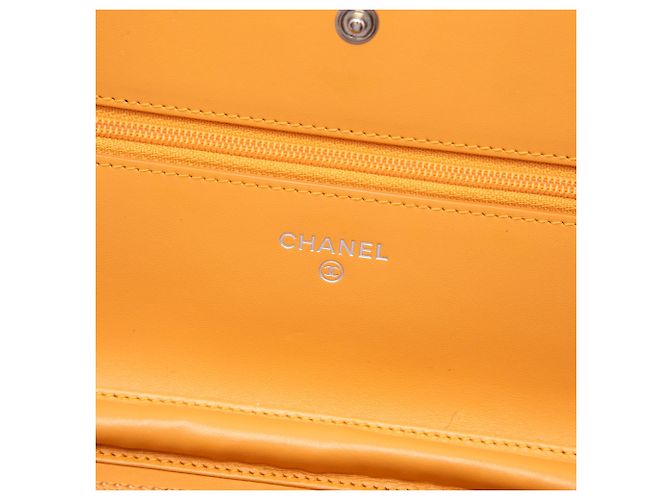 Wallet On Chain Portafoglio con catena Chanel Yellow Quilted Patent Reissue 2.55 Giallo Senape - vista 5
