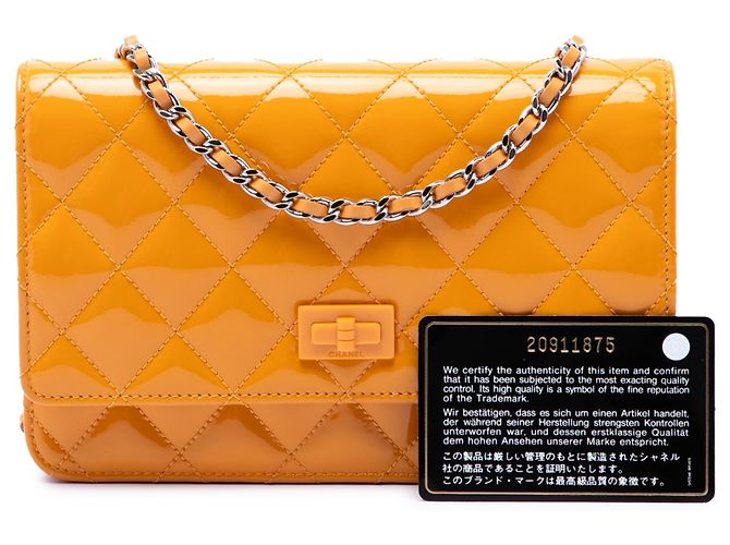 Wallet On Chain Portafoglio con catena Chanel Yellow Quilted Patent Reissue 2.55 Giallo Senape - vista 7