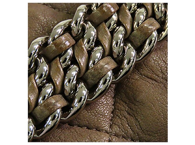 Borsa Chanel Brown Quilted Washed Lambskin Chain Around Hobo Marrone Taupe - vista 10