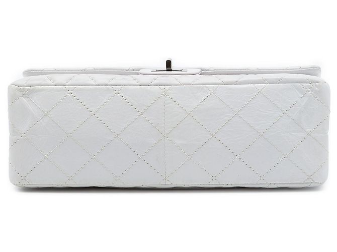 Chanel White Quilted Aged Calfskin Reissue 2.55 Double Flap 226 Bianco Bianco sporco - vista 3