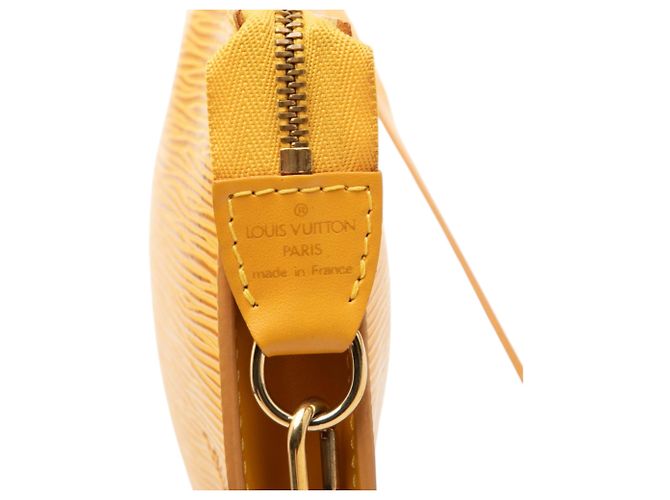Pochette Accessoires in pelle Epi gialla Louis Vuitton Giallo - vista 5