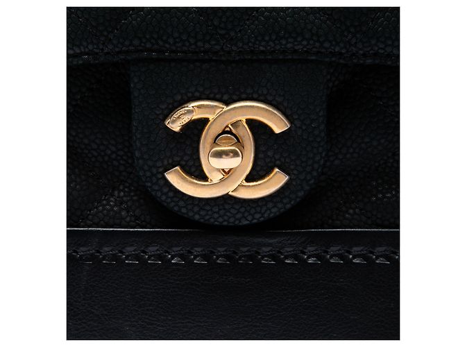 Vanity Beauty case Chanel Black Quilted Iridescent Caviar Globe Trotter con catena Nero - vista 5