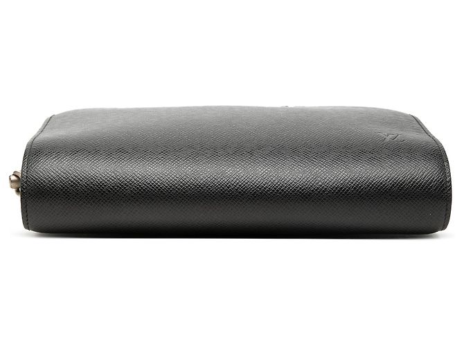 Louis Vuitton Pochette Baikal in pelle Taiga nera Nero - vista 3