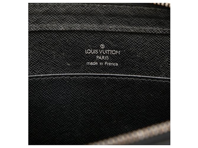 Louis Vuitton Pochette Baikal in pelle Taiga nera Nero - vista 5