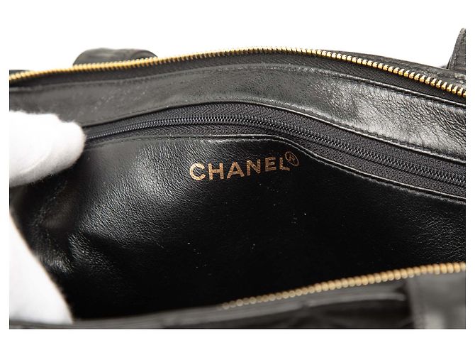 Borsa a tracolla Chanel in agnello trapuntato nero - vista 5