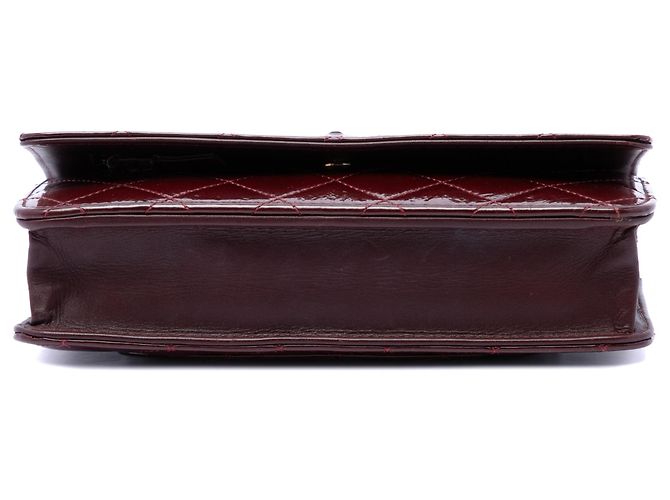 Wallet On Chain Portafoglio con catena Chanel Red Quilted Patent Reissue 2.55 Rosso Bordò - vista 3