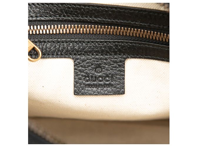 Borsa a tracolla Gucci in pelle di vitello granulata nera con logo - vista 5
