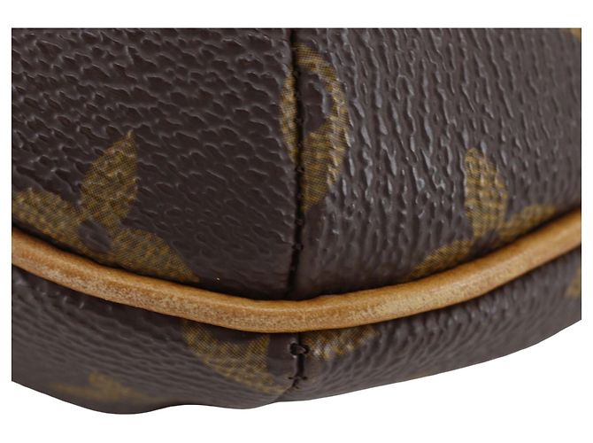 Louis Vuitton Marrone Monogram Musette Tango con Tracolla Corta - vista 13