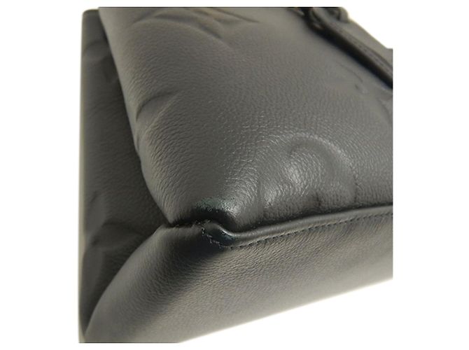 Louis Vuitton Black Monogram Empreinte Giant Petit Palais Nero - vista 18