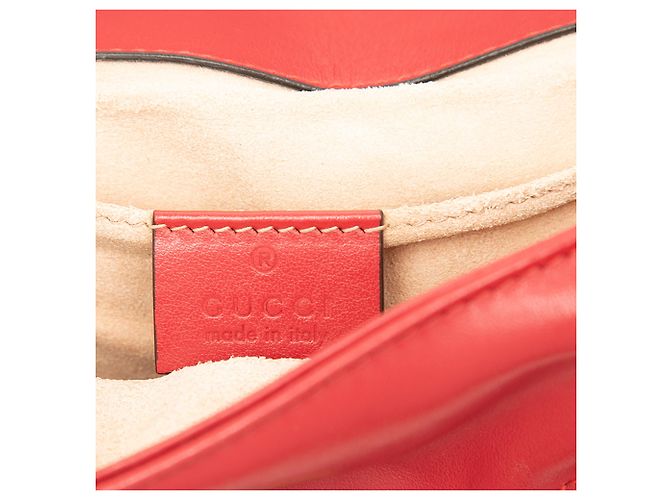 Borsa a tracolla Gucci Red Small GG Marmont Matelasse in pelle di vitello Rosso - vista 5