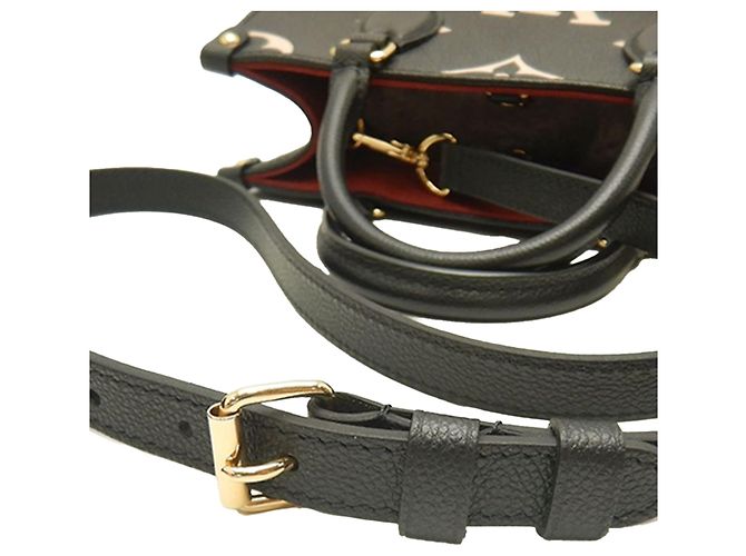 Louis Vuitton Black Bicolor Monogram Empreinte Giant Onthego PM Nero - vista 10