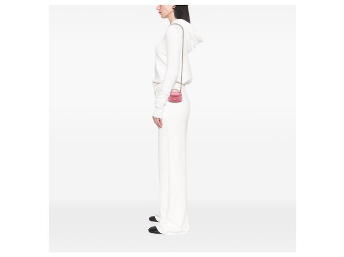Vanity Necessaire Chanel Mini CC em lambskin matelassê rosa com alça de pérolas e corrente - vista 6