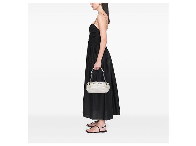 Borsa a tracolla a soffietto Chanel White Chocolate Bar Lambskin LAX Bianco Crudo - vista 5