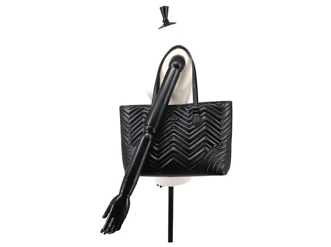 Gucci GG Marmont gesteppte große Tote Handtasche Schwarz - Ansicht 10