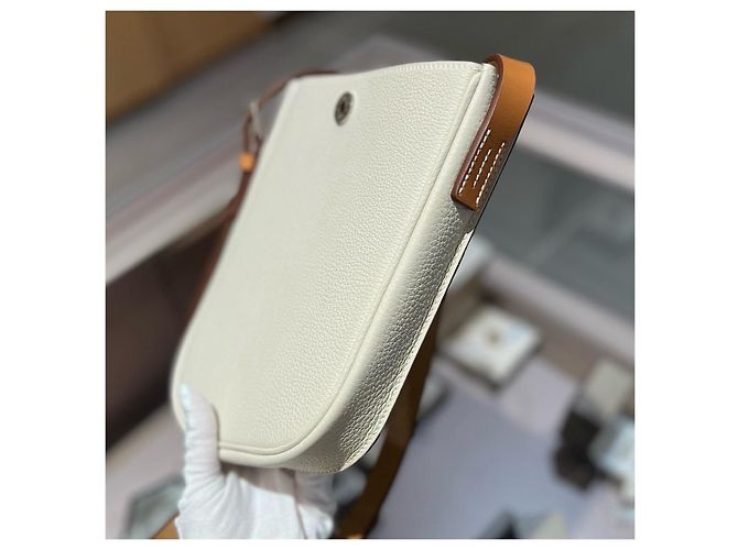 Bolso Hermès Perspective Cavaliere Castaño Blanco - vista 5