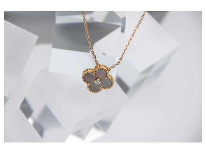 Van Cleef & Arpels Vintage Alhambra Anhänger Halskette S0009 Pink Golden - Ansicht 13
