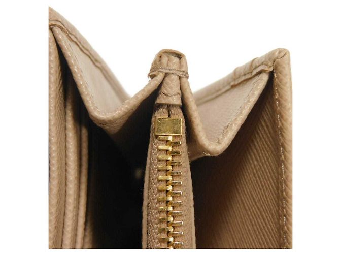 Prada Saffiano Lux Long Wallet in Beige - Ansicht 10