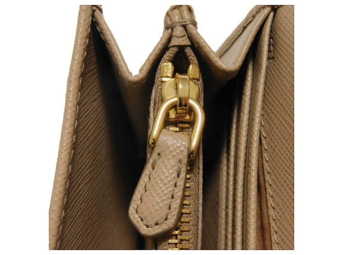 Prada Saffiano Lux Long Wallet in Beige - Ansicht 9