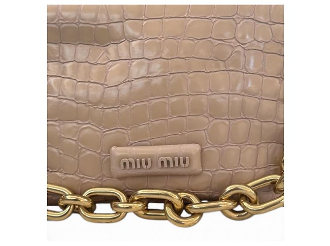 Bolsa Miu Miu em pele de vitelo com estampa de crocodilo e corrente dourada - vista 11
