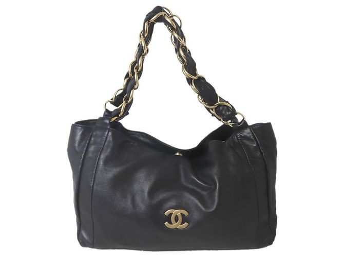 Borsa a tracolla Chanel in agnello nero - vista 2