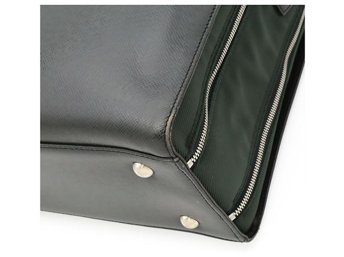 Valigetta Louis Vuitton Taiga Nero - vista 3