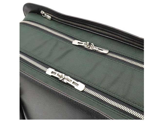 Valigetta Louis Vuitton Taiga Nero - vista 6