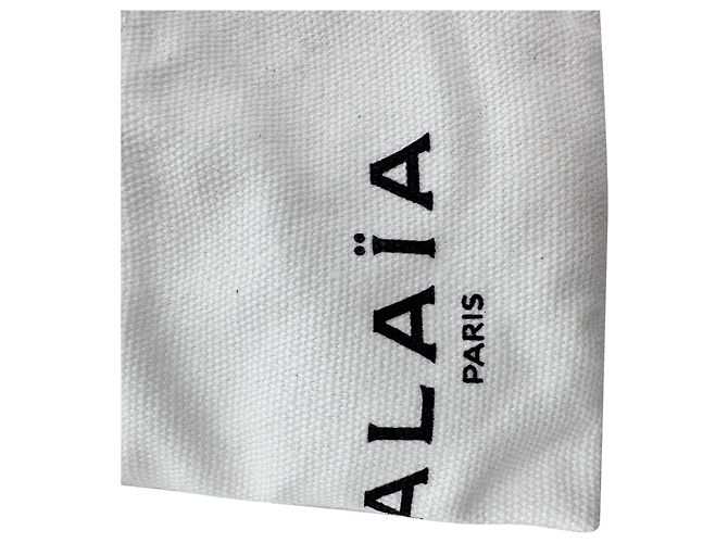 Pendientes Sphere en esmalte azul claro y latón Alaïa - vista 11