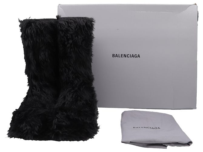Stivali con platform Balenciaga + Crocs™ in finta pelliccia nera e gomma - vista 7