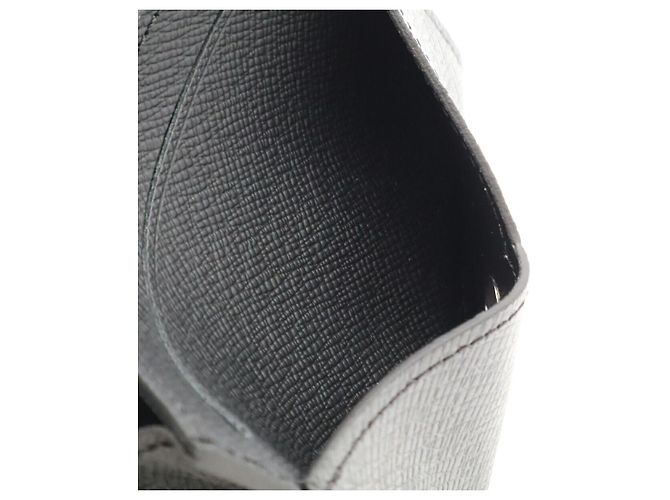 Tarjetero Louis Vuitton Taiga Negro - vista 7