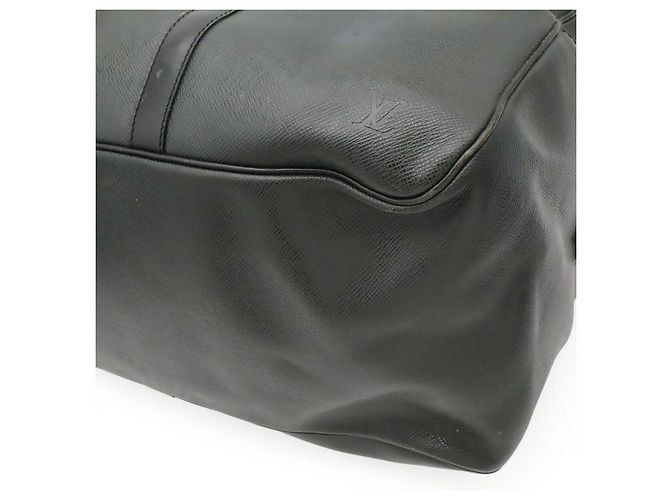 Borsa Boston Louis Vuitton Taiga Nero - vista 3