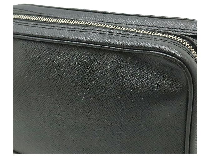 Clutch Louis Vuitton Taiga Nero - vista 9
