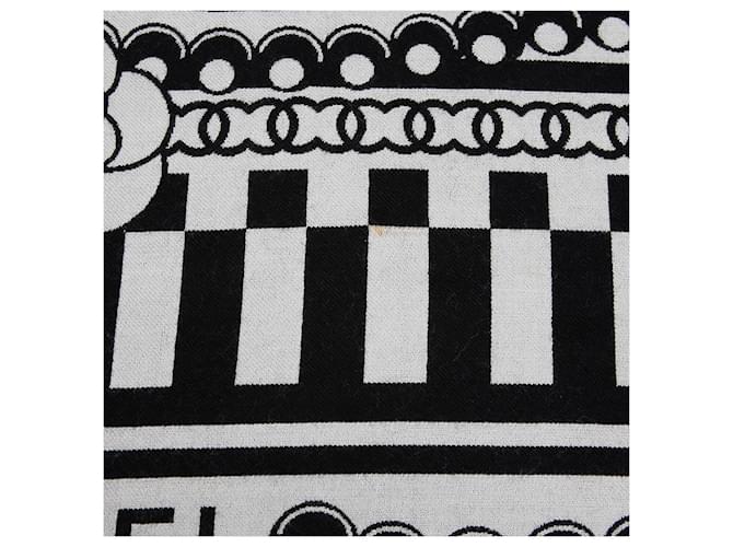 Sciarpa Chanel CC Logo nera in lana Nero - vista 4
