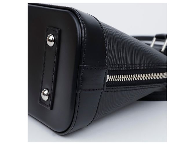 Louis Vuitton Borsa a mano e a tracolla Alma Bb Epi Leather Black Nero - vista 7