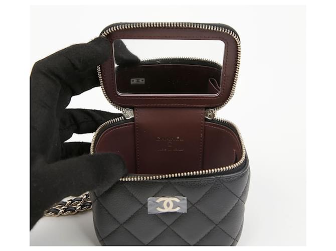 Chanel Borsa Vanity Classic Caviar Mirror Nera e Oro Nero - vista 6