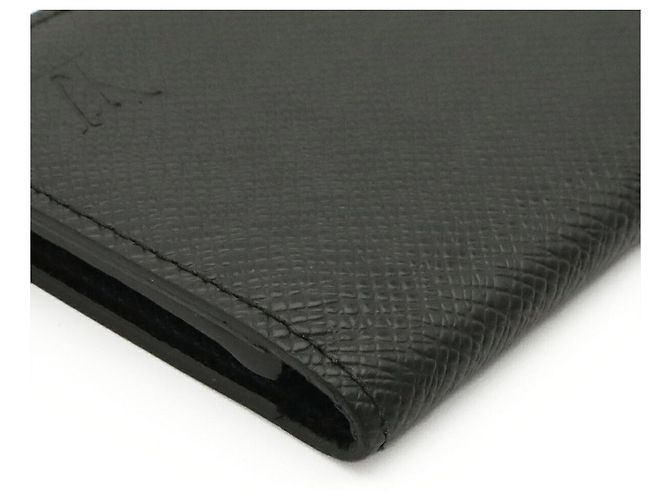 Tarjetero Louis Vuitton Taiga Negro - vista 3
