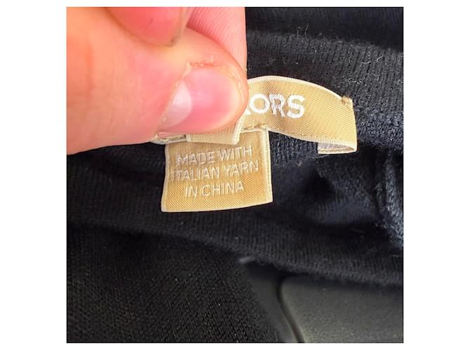 Michael Kors One Shoulder Pullover aus schwarzem Kaschmir - Ansicht 6